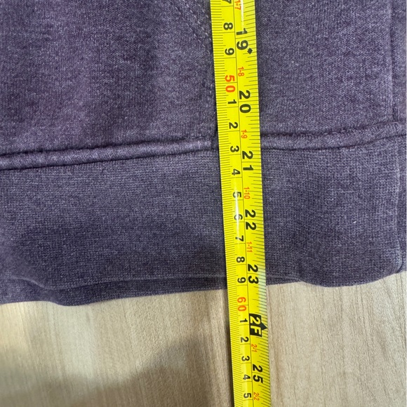 Purple women’s Carhartt size Small hoodie fleece lined hood very comfy & warm - Picture 4 of 7